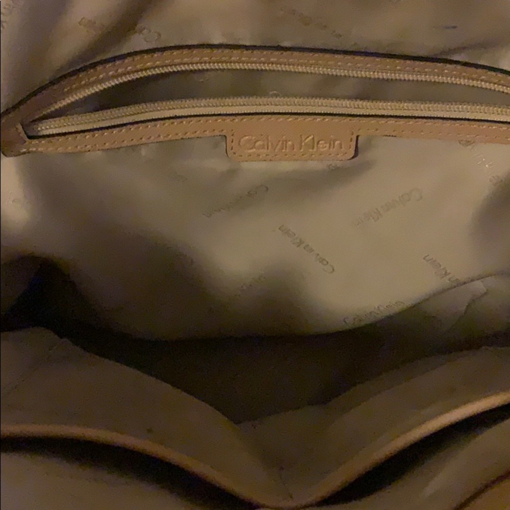 Handbag - Picture 2 of 5